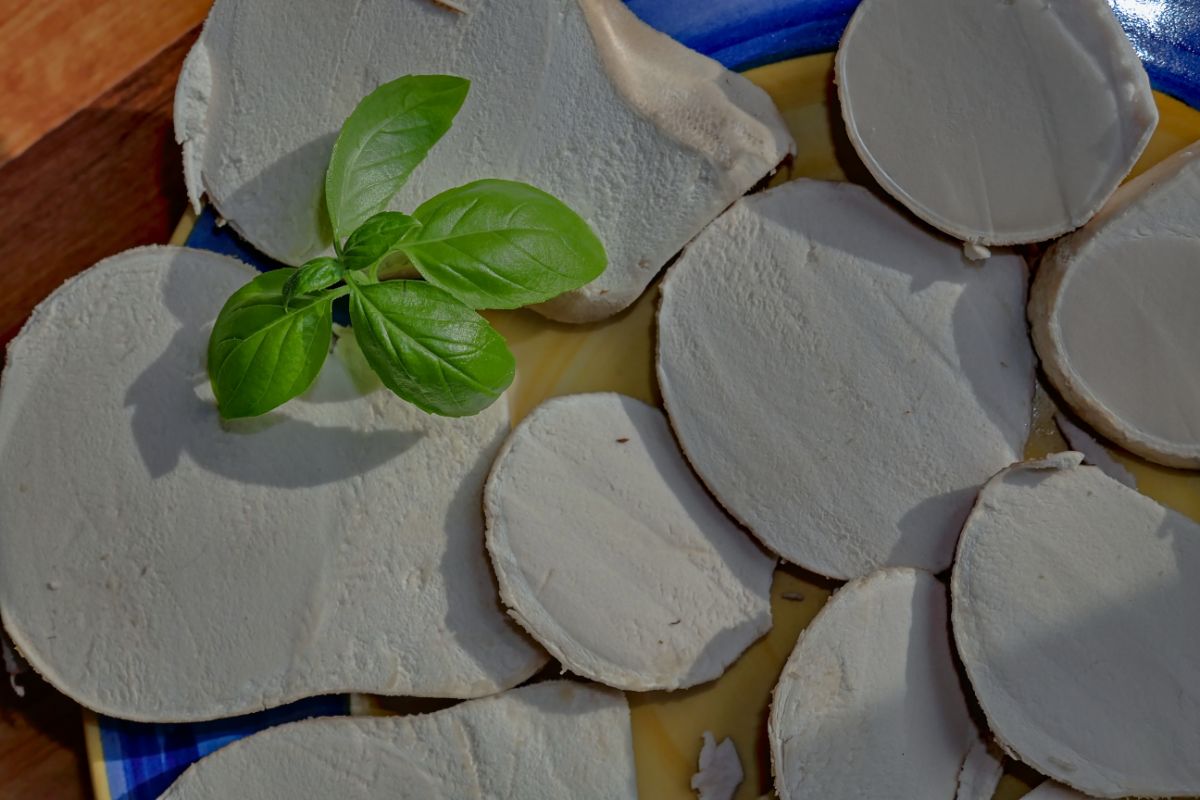sliced giant puffball